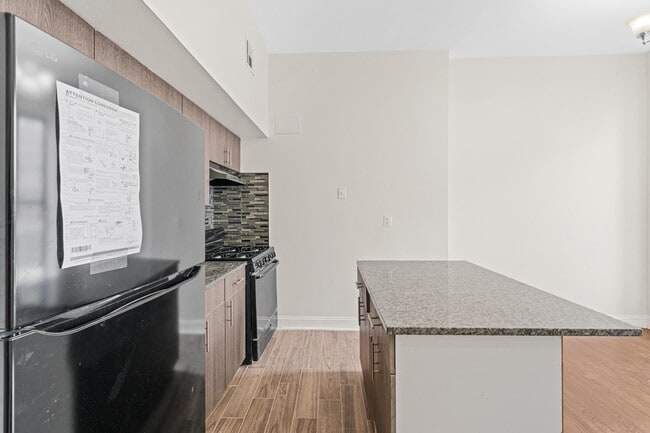 560 Bramhall Ave in Jersey City, NJ - Building Photo - Building Photo