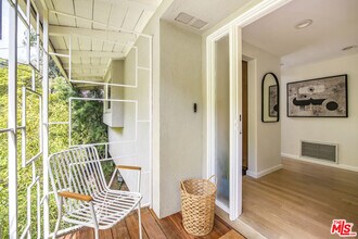 10003 Westwanda Dr in Beverly Hills, CA - Building Photo - Building Photo