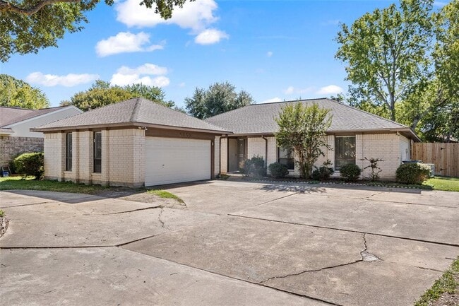 property at 6802 Vialinda Dr