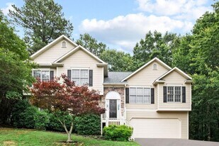 122 Brookhaven Ln in Canton, GA - Building Photo