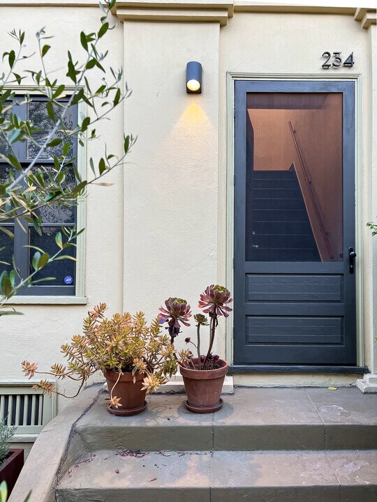 234 Columbia Pl, Unit 2nd Floor in Los Angeles, CA - Foto de edificio