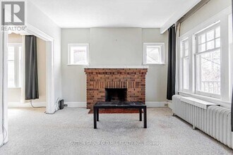 9 Graham Gardens in Toronto, ON - Building Photo - Building Photo