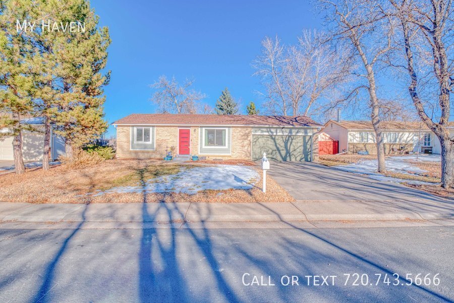 15169 E Columbia Dr in Aurora, CO - Building Photo