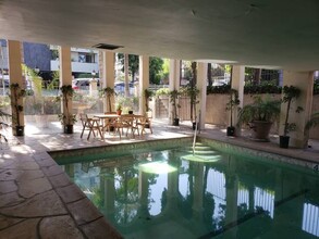 The Villas On Sycamore in Los Angeles, CA - Foto de edificio - Building Photo