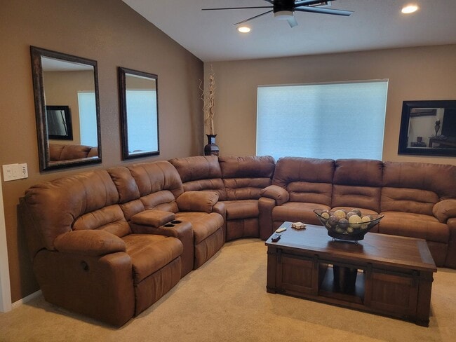 3740 Breakwater Dr in Lake Havasu City, AZ - Building Photo - Building Photo