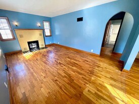 600 N William St in Columbia, MO - Building Photo