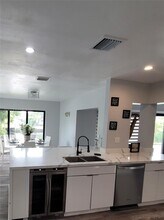 2856 NW 10th Ave in Wilton Manors, FL - Building Photo - Building Photo