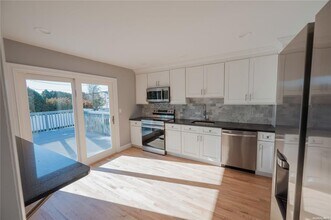 4 Splitrail Pl in Commack, NY - Building Photo - Building Photo