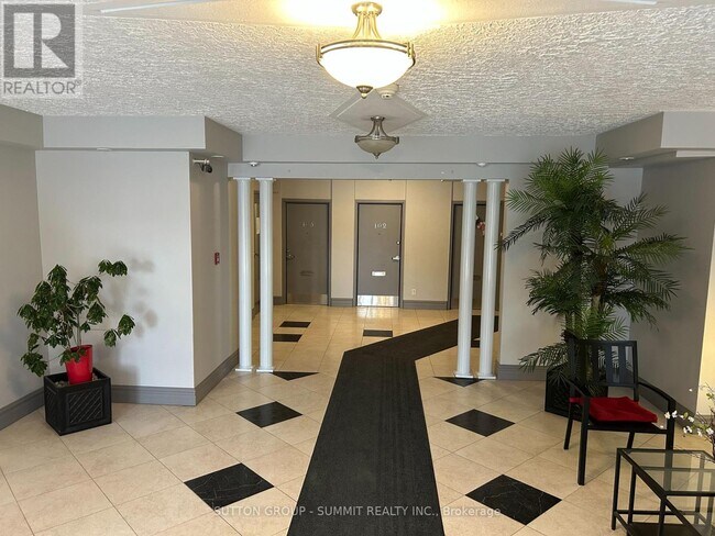 101 Queen St S in Hamilton, ON - Building Photo - Building Photo