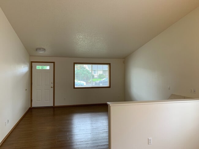 16208 NE 8th St in Vancouver, WA - Building Photo - Building Photo