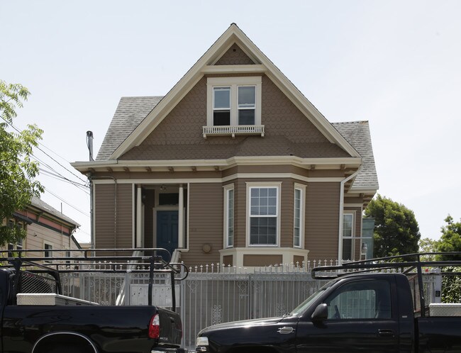 1612 Harmon St in Berkeley, CA - Foto de edificio - Building Photo