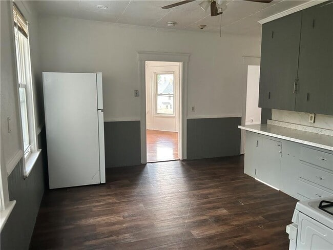 324-324 4th Ave in Woonsocket, RI - Building Photo - Building Photo