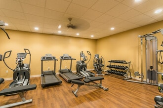 The Club at Waters Edge (Luxury Apartments) in Webster, NY - Foto de edificio - Building Photo