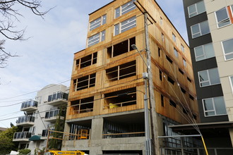 Cheryl Chow Court in Seattle, WA - Foto de edificio - Building Photo