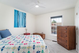 753 E Sherwood Hills Dr in Bloomington, IN - Foto de edificio - Building Photo