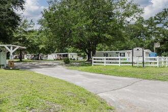 Wildwood Mobile Home Parke in Moncks Corner, SC - Building Photo - Building Photo