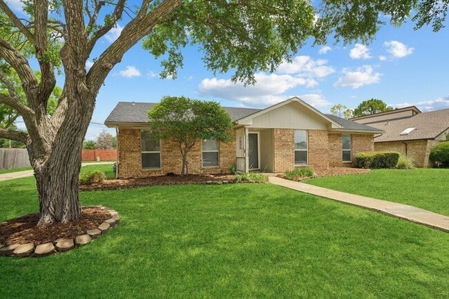 property at 1535 Rocky Point Dr