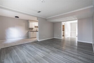 5004 Meadow Ln in Marietta, GA - Building Photo - Building Photo