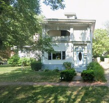 545 S Douglas Ave, Unit #3 in Springfield, IL - Building Photo