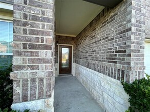 1235 S Maple Dr in Katy, TX - Foto de edificio - Building Photo