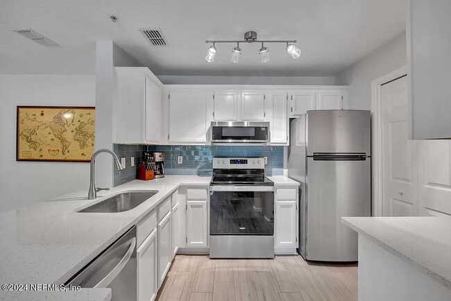 7701 Timberlin Park Blvd, Unit 138 in Jacksonville, FL - Building Photo - Building Photo