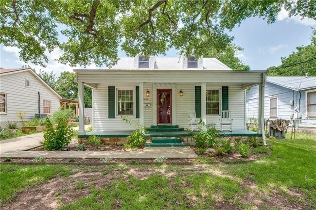 property at 2206 Iva Ln