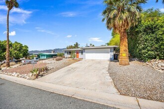 13215 Deodar Ave in Desert Hot Springs, CA - Foto de edificio - Building Photo
