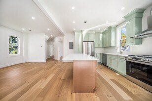 11 Knollin St in Malden, MA - Building Photo