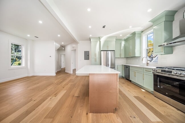 property at 11 Knollin St