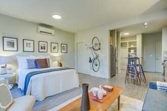 jvdv01 in Portland, OR - Building Photo - Interior Photo