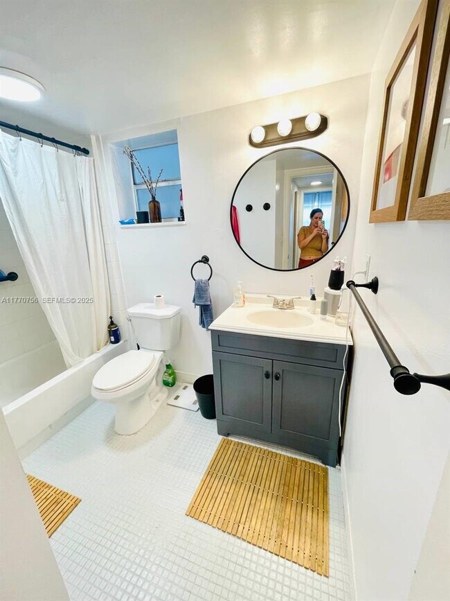 1580 West Ave in Miami Beach, FL - Building Photo - Building Photo