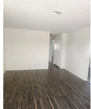 45419 10th St W in Lancaster, CA - Building Photo - Building Photo