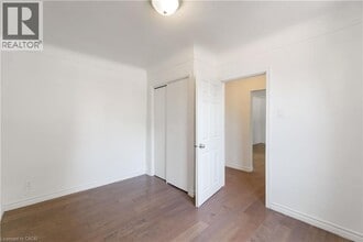 114 Ferguson Ave N in Hamilton, ON - Building Photo - Building Photo