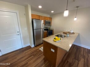 3 Hampstead Pl in Saratoga Springs, NY - Building Photo - Building Photo