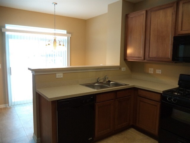 2422 Claremont Ln in Lake In The Hills, IL - Building Photo - Building Photo