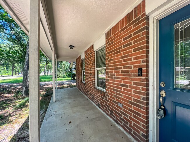 327 Chateau Woods Pkwy Dr in Conroe, TX - Building Photo - Building Photo