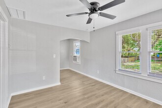 1485 Hamlet Ave in Clearwater, FL - Building Photo - Building Photo