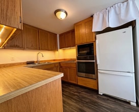 17253 33rd Ave S in Seatac, WA - Foto de edificio - Building Photo