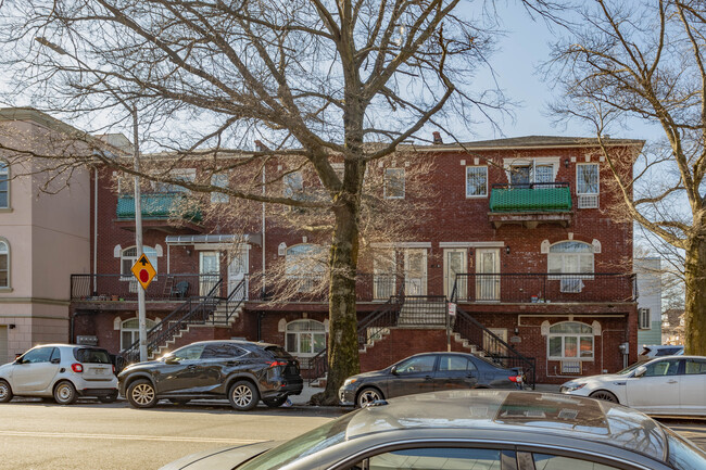 1758 Benson Ave in Brooklyn, NY - Foto de edificio - Building Photo