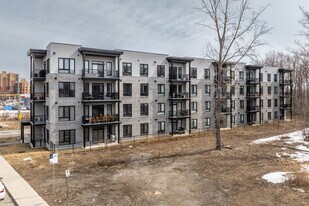 3550 Le Carrefour Boul in Laval, QC - Building Photo
