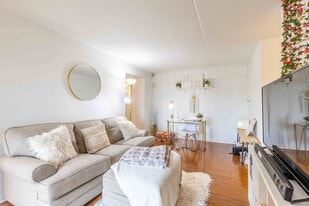 3307 Valley Dr, Unit 3307 in West Chester, PA - Building Photo