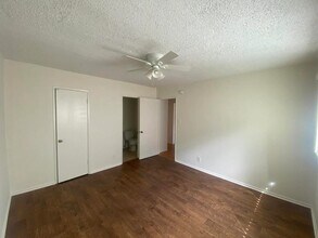 21809 Lanark St in Canoga Park, CA - Building Photo - Building Photo