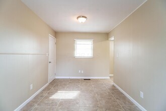 1880 Queensrowe Pl in Columbus, OH - Building Photo - Building Photo