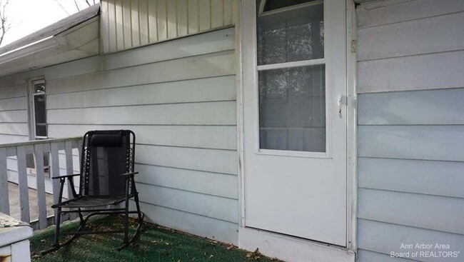 207 W Henry St in Saline, MI - Building Photo - Building Photo
