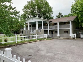 2200 S Louisiana St in Little Rock, AR - Foto de edificio - Building Photo