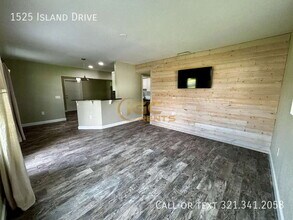 1525 Island Dr in Merritt Island, FL - Building Photo - Building Photo