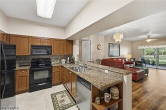 20321 Estero Gardens Cir in Estero, FL - Foto de edificio - Building Photo