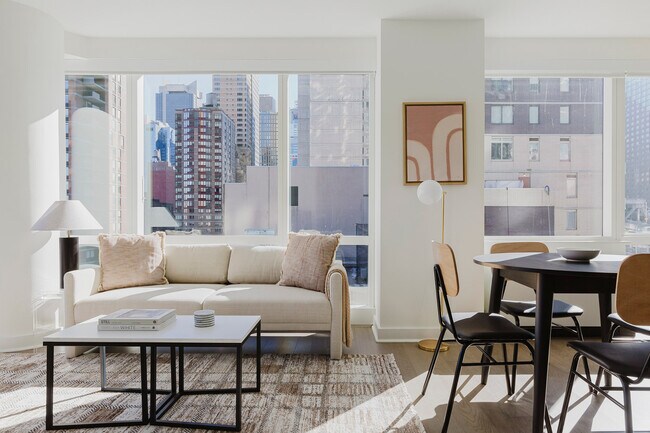 450 W 42nd St in New York, NY - Building Photo - Building Photo