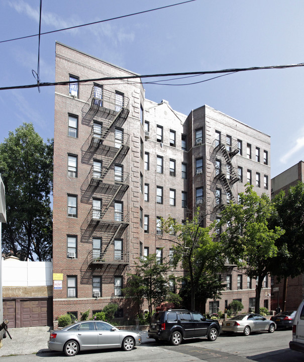 3015 Perry Ave in Bronx, NY - Building Photo