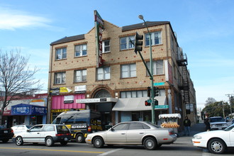 Alpine Apartments in Oakland, CA - Building Photo - Building Photo